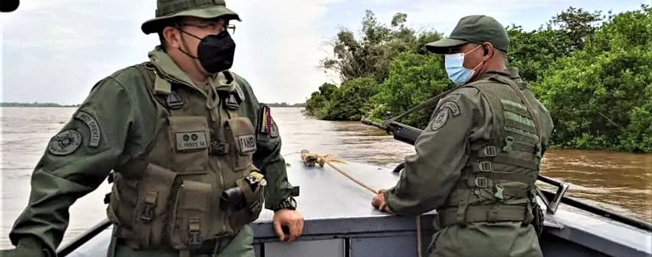 Barrancas del Orinoco, el pueblo pesquero venezolano ocupado por el narcotráfico que arrancó el 2022 con 10 horas de balacera