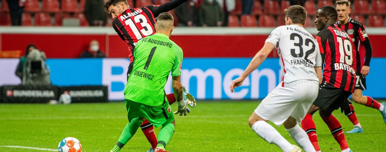 El exquisito gol de taco con caño de Lucas Alario en la aplastante victoria del Bayer Leverkusen