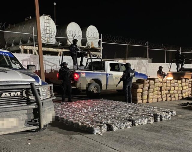Policía de Tamaulipas decomisó 677 kg de marihuana y más de 4 mil cargadores de armas en la frontera con EEUU