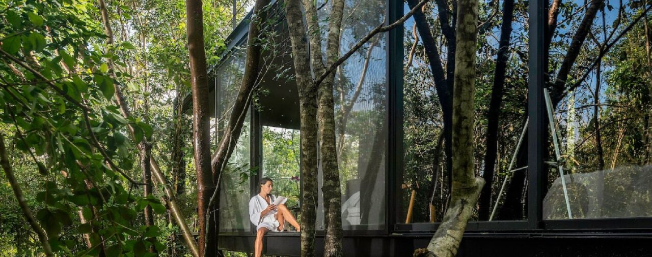 La casa de cristal en medio de la selva maya donde puedes alojarte con Airbnb