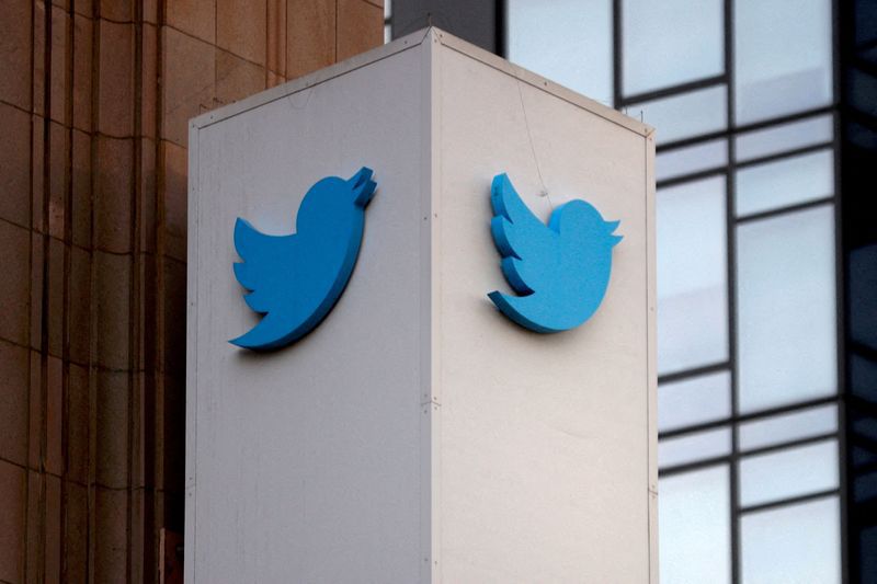 IMAGEN DE ARCHIVO. El logo de Twitter se ve en la sede de la compañía en San Francisco, California, EEUU, Enero 11, 2021. REUTERS/Stephen Lam