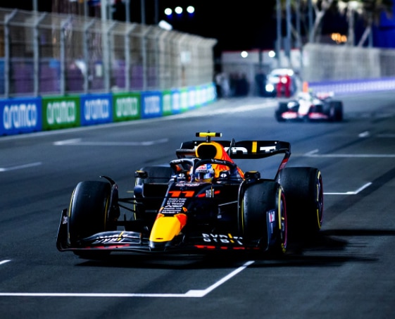 Checo Pérez consiguió la pole position en el Gran Premio de Arabia Saudita, primera de su carrera