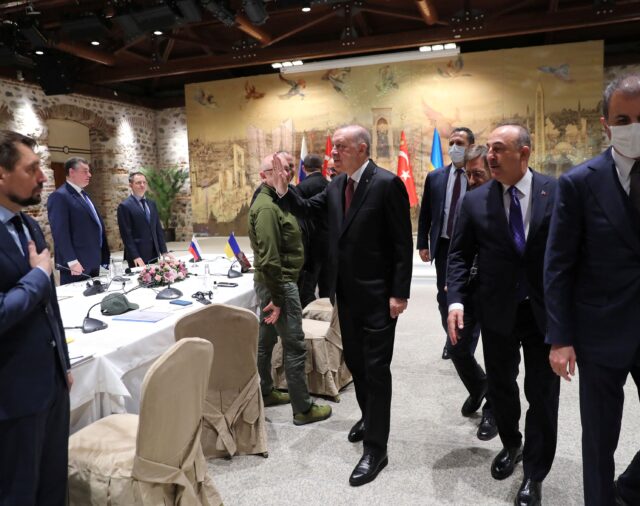 Comenzó la nueva ronda de negociaciones entre Rusia y Ucrania en Estambul