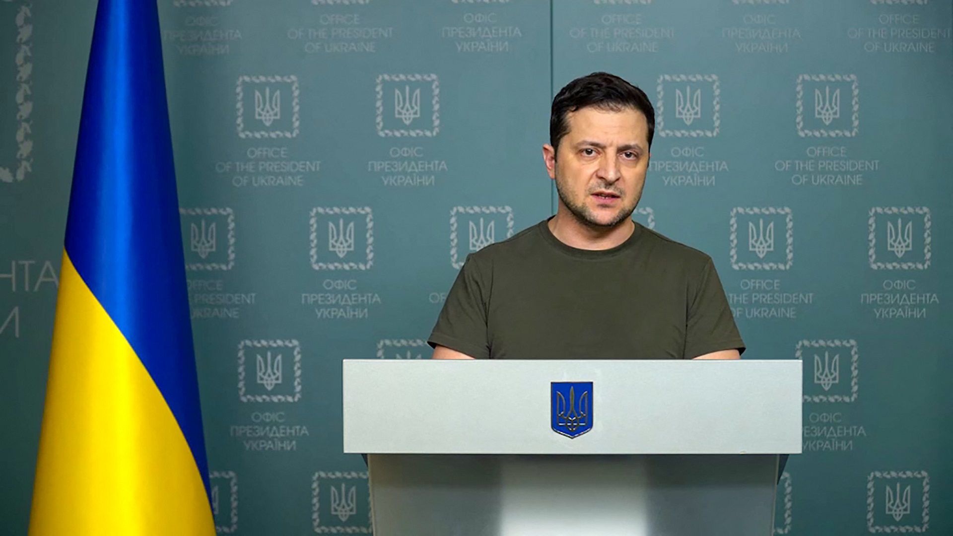 This handout video grab taken and released by the Ukraine Presidency press service on February 27, 2022 shows Ukrainian President Volodymyr Zelensky delivering an address in Kyiv. - President Volodymyr Zelensky said on February 27 Ukraine was willing to hold talks with Russia, but rejected convening them in neighbouring Belarus as it was being used as a launchpad for Moscow's invasion. "Warsaw, Bratislava, Budapest, Istanbul, Baku. We proposed all of them," Zelensky said in an address posted online. (Photo by UKRAINE PRESIDENCY / AFP) / RESTRICTED TO EDITORIAL USE - MANDATORY CREDIT "AFP PHOTO /UKRAINIAN PRESIDENCY PRESS OFFICE " - NO MARKETING - NO ADVERTISING CAMPAIGNS - DISTRIBUTED AS A SERVICE TO CLIENTS