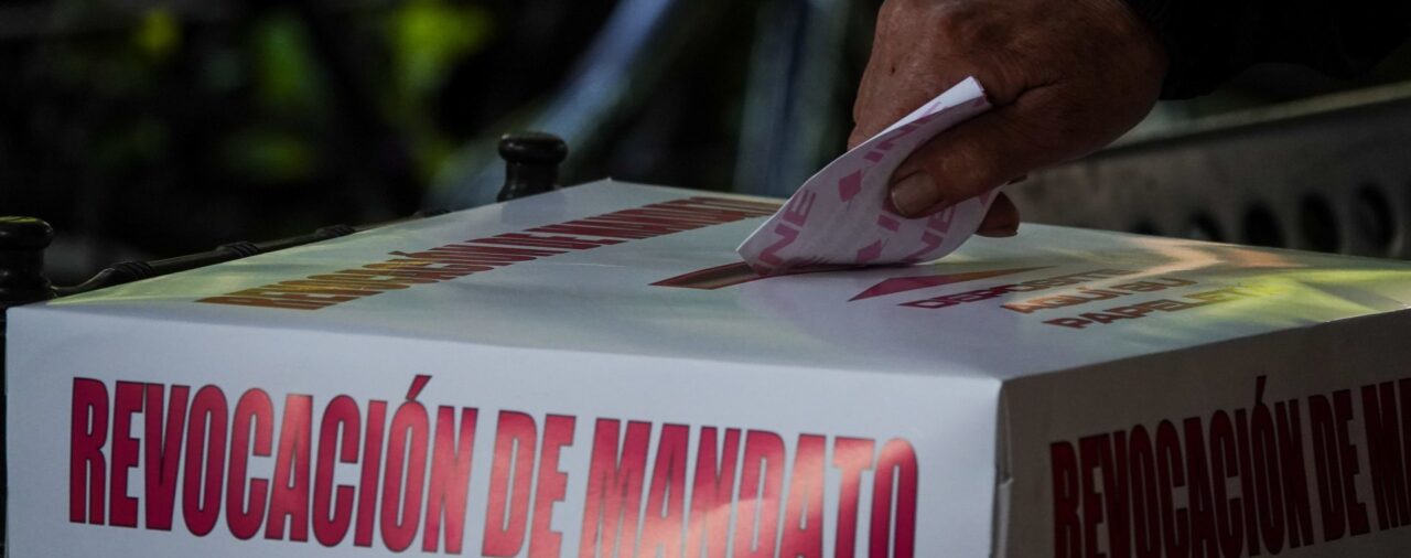 Boletas falsas fueron detectadas por funcionarios de casilla en San Luis Potosí por consulta de Revocación de Mandato