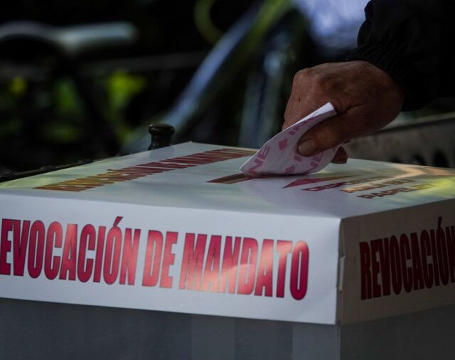Boletas falsas fueron detectadas por funcionarios de casilla en San Luis Potosí por consulta de Revocación de Mandato