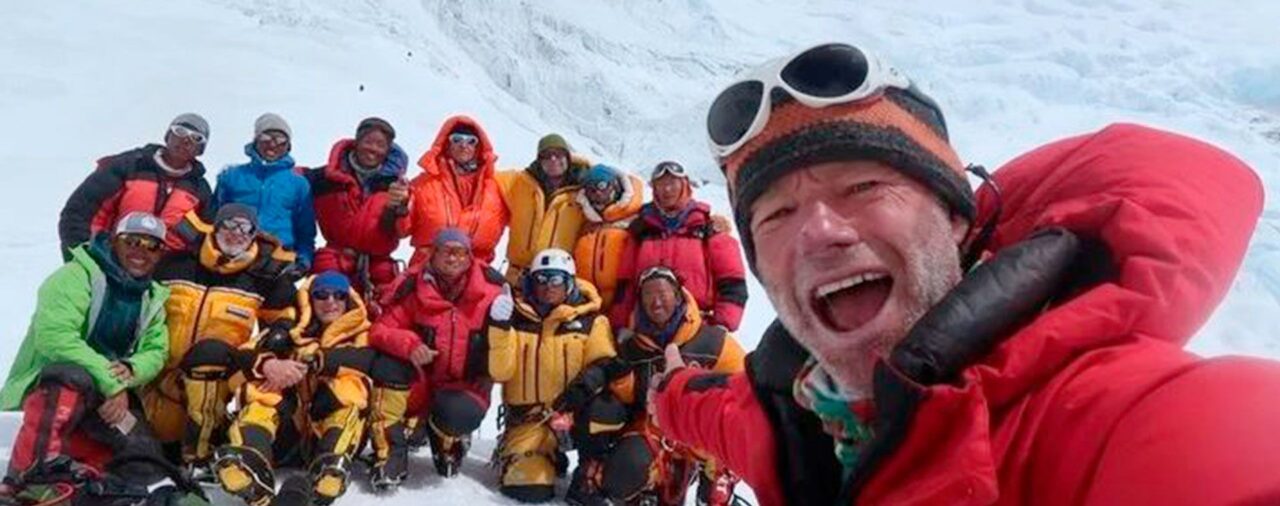 El milagro de un alpinista argentino que sobrevivió 23 minutos debajo de la nieve