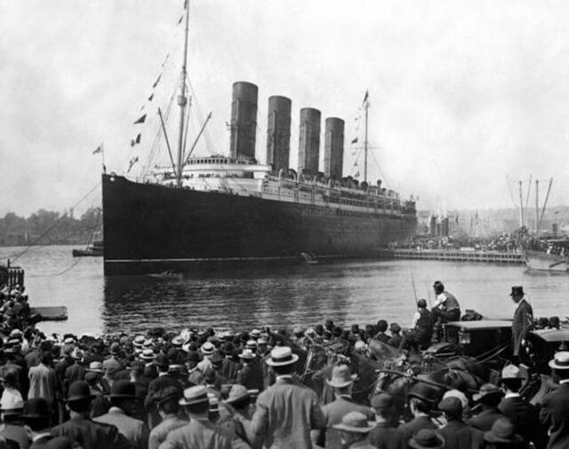 El Titanic en 31 fotos: su naufragio, su deterioro en el fondo del océano y los objetos recuperados