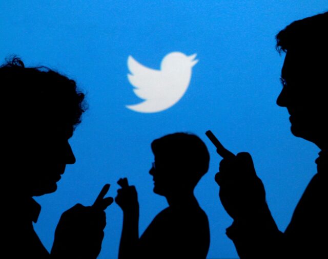 Las acciones de Twitter llegaron a saltar 13% tras la oferta de compra de Elon Musk y cerraron en rojo