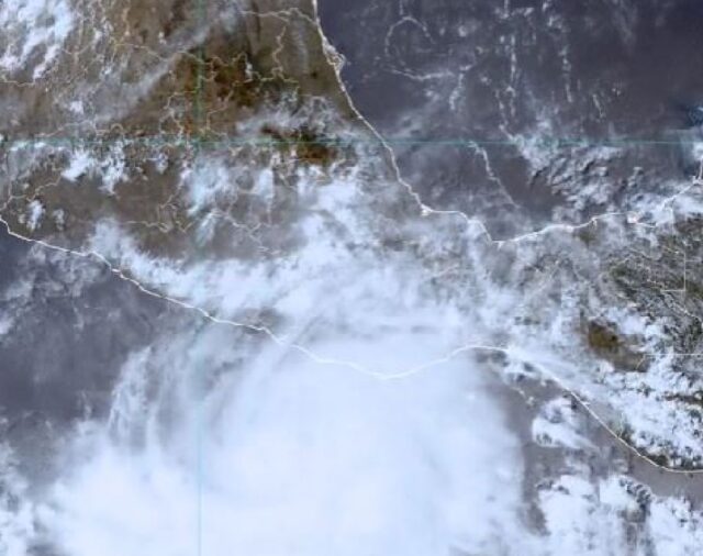 Huracán Agatha tocó tierra como categoría 2 (165 km/h) en Oaxaca