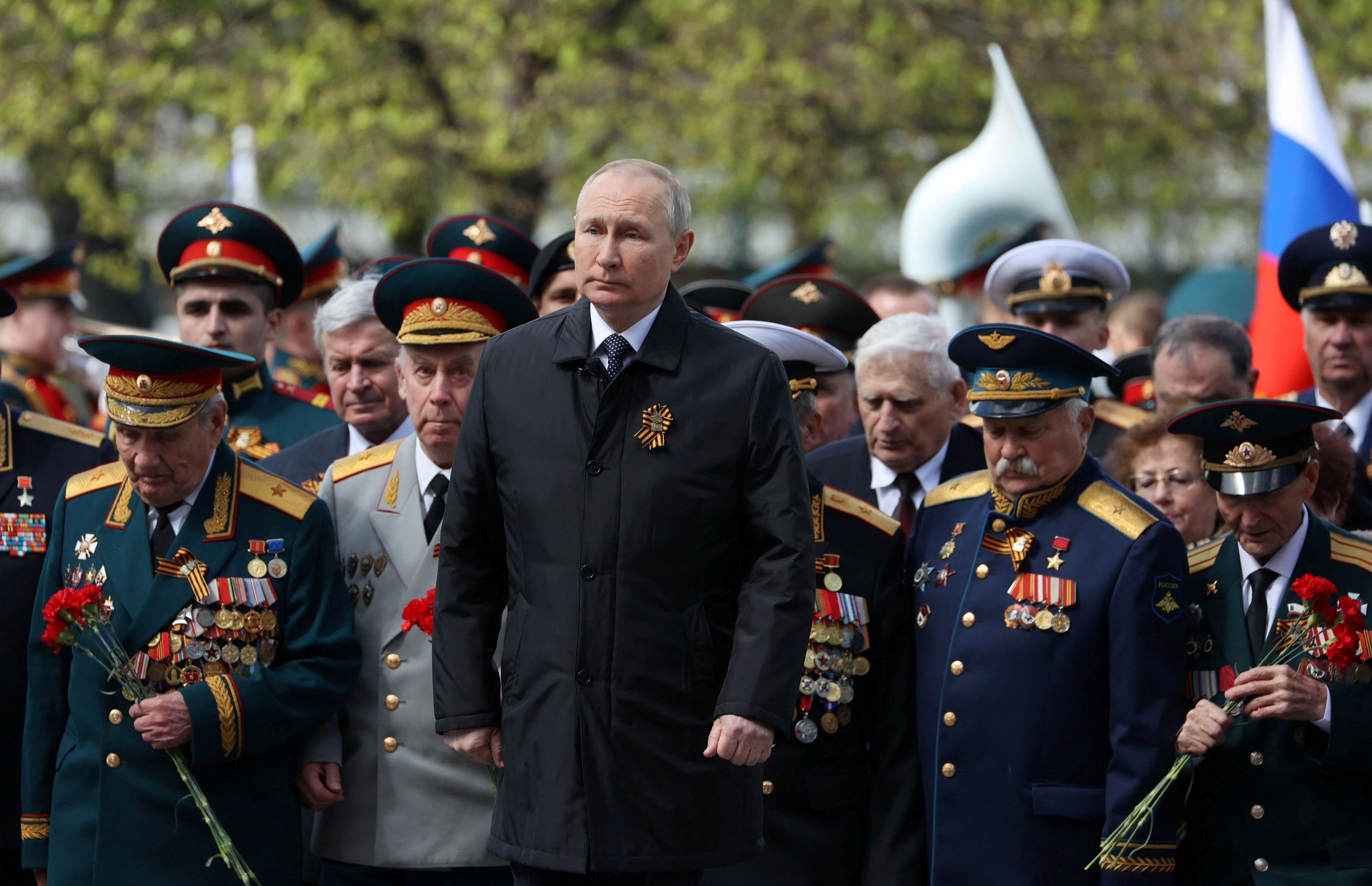 El presidente ruso, Vladimir Putin, asiste a una ceremonia de colocación de una ofrenda floral en la Tumba del Soldado Desconocido el Día de la Victoria (Sputnik/Anton Novoderzhkin/REUTERS)