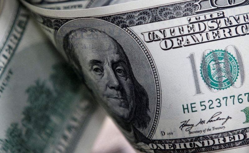 Dólar hoy: la cotización libre regresó a $205 y la brecha cambiaria quedó debajo del 70%