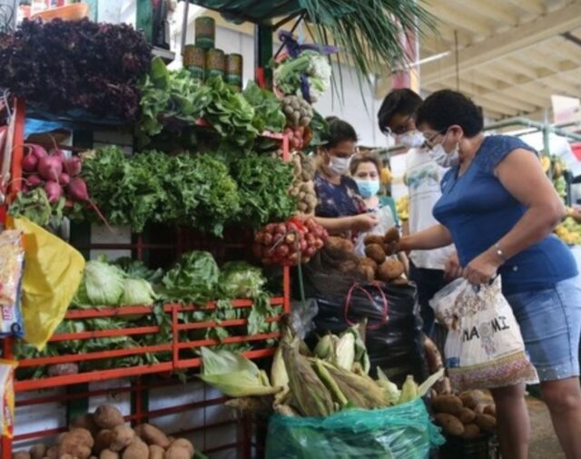Ministerio de Economía aununció menos de S/500 para subsidio del bono alimentario