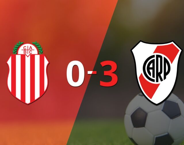 Con doblete de Agustín Palavecino, River Plate liquidó 3-0 a Barracas Central