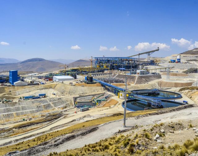 Economía peruana registra en mayo su crecimiento más bajo del año