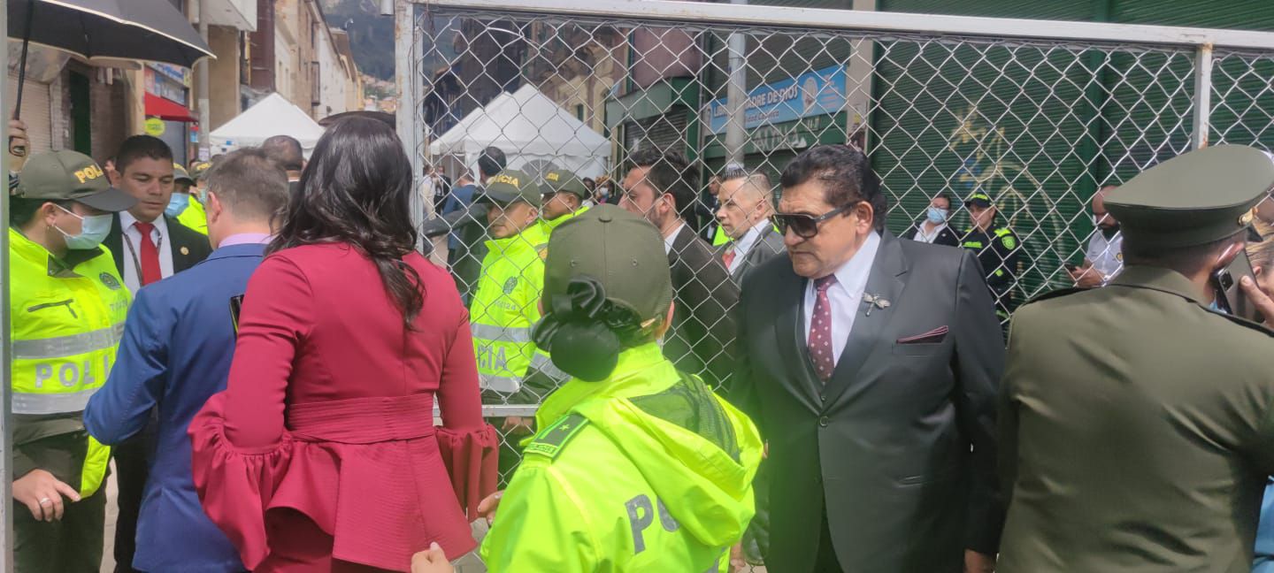Poncho Zuleta ingresando a la ceremonia de posesión