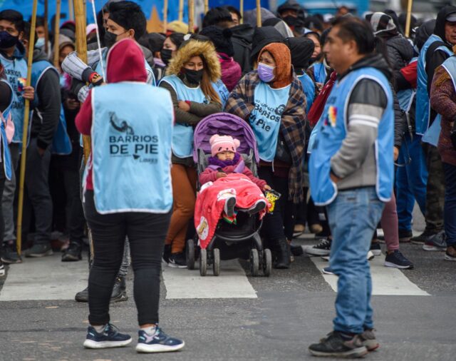 Piqueteros se movilizan por la Ciudad de Buenos Aires para reclamar un “subsidio universal para inquilinos”