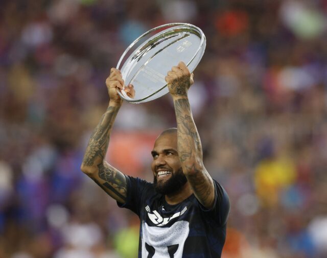 Trofeo Joan Gamper: así fue el emotivo homenaje del Barcelona a Davi Alves