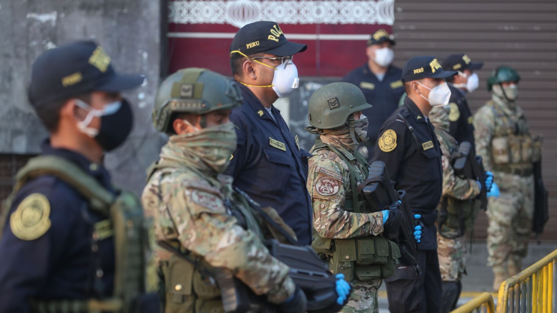 Policía Nacional del Perú y la Fuerzas Armadas saldrían a patrullar las calles.