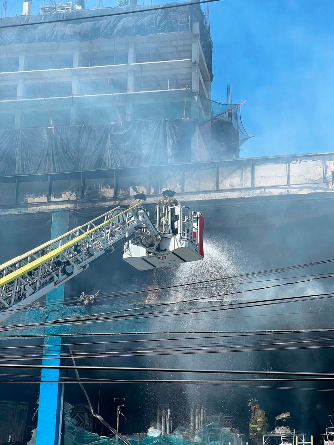 Las imágenes que dejó el incendio Galerías el Triunfo