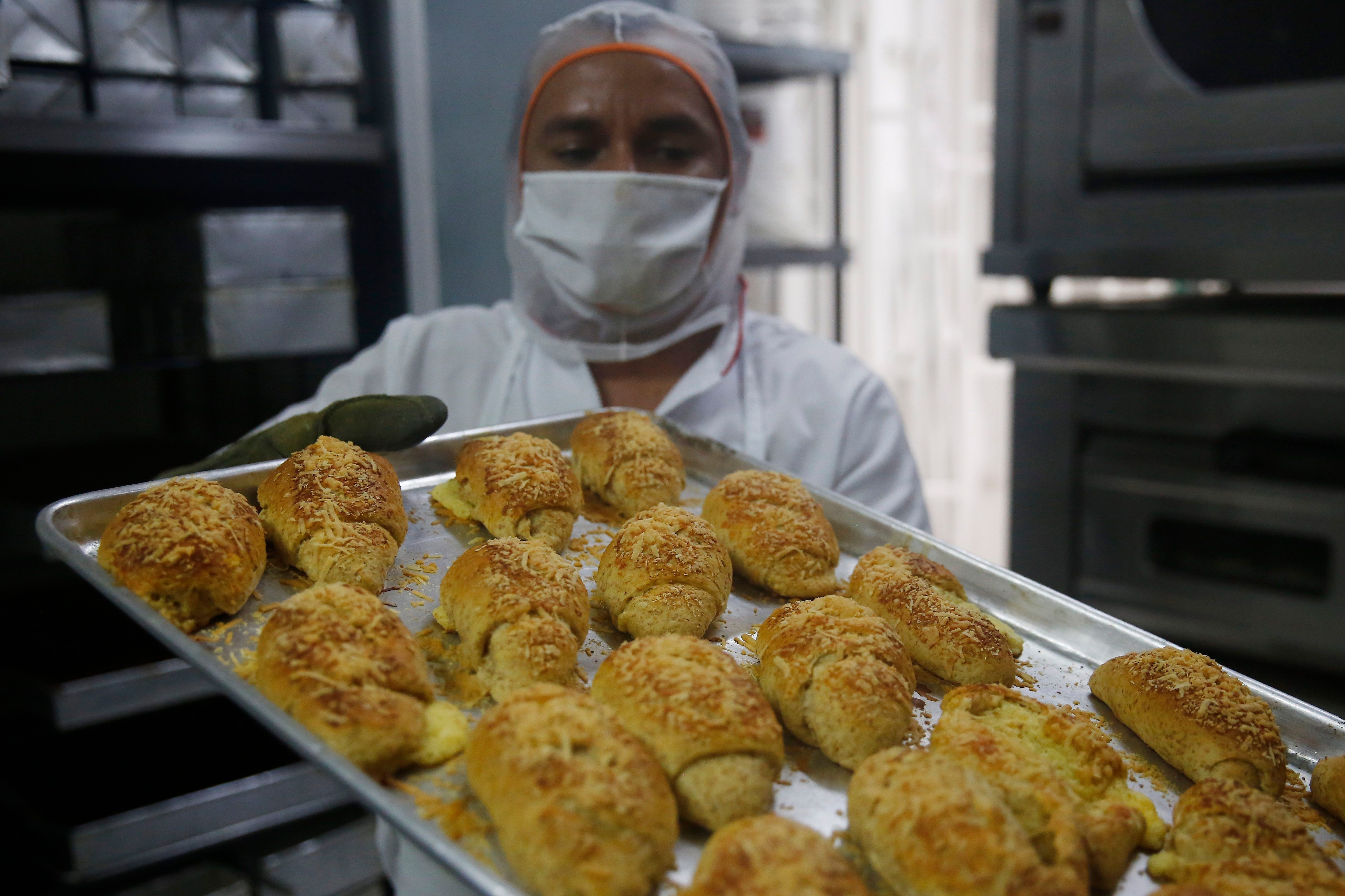 Pequeñas tiendas y panadería de Colombia anunciaron plantón en contra de la reforma tributaria. Foto: EFE/Luis Noriega/Archivo 