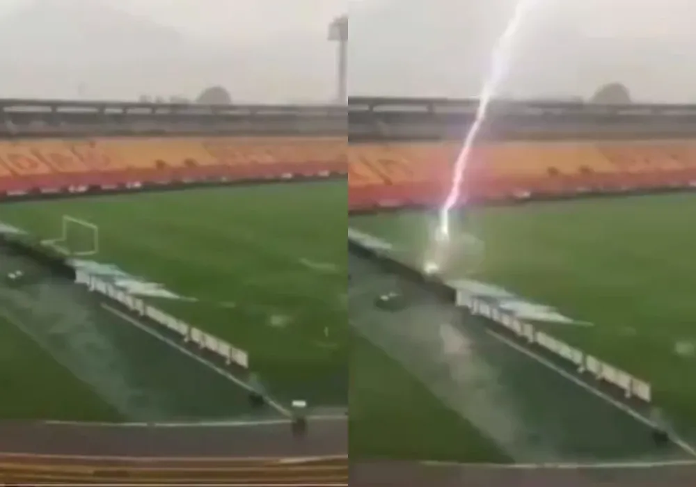 Momento en el que el rayo impacta sobre la portería norte del Estadio El Campín