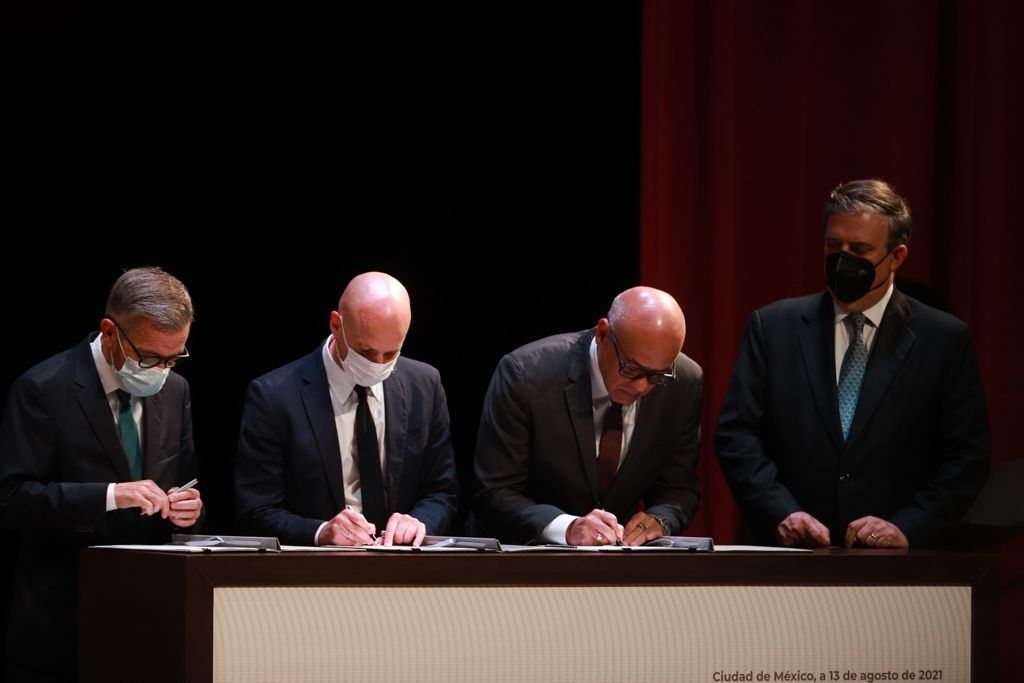 La nota no precisa si se refiere a recursos sobre los que pesan sanciones internacionales o a fondos bloqueados temporalmente por ser parte de un proceso judicial 