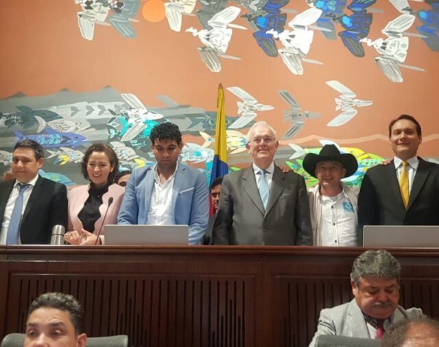 Impuestos a las iglesias, IVA a la venta de mascotas y a las corridas de toros: lo que se cayó y lo que se quedó en la reforma tributaria