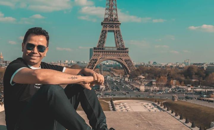 Jhonny Rivera encantó a sus fans al mostrar a Copito, Pumba y varios de los animales que tiene en su finca