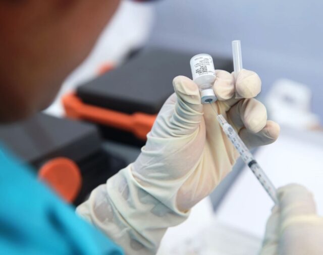 Minsa se pronuncia ante posible vencimiento de vacunas AstraZeneca y Moderna