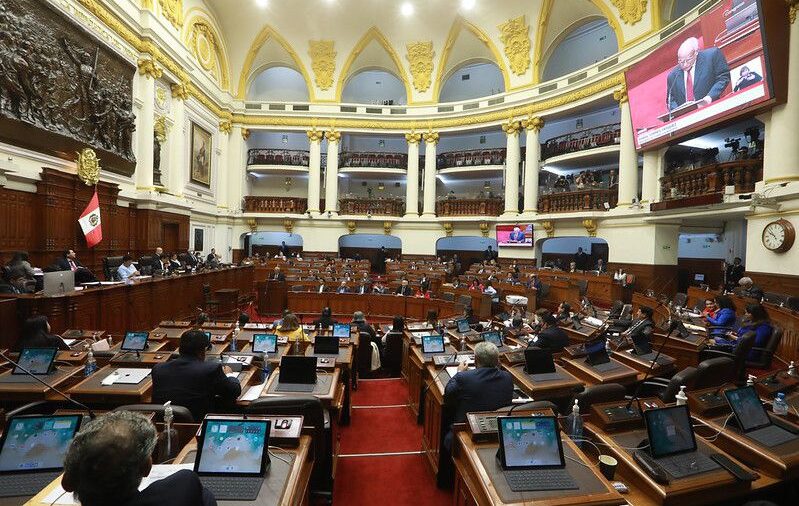 Pleno del Congreso rechazó viaje de Pedro Castillo a México, pero autorizó salida a Chile