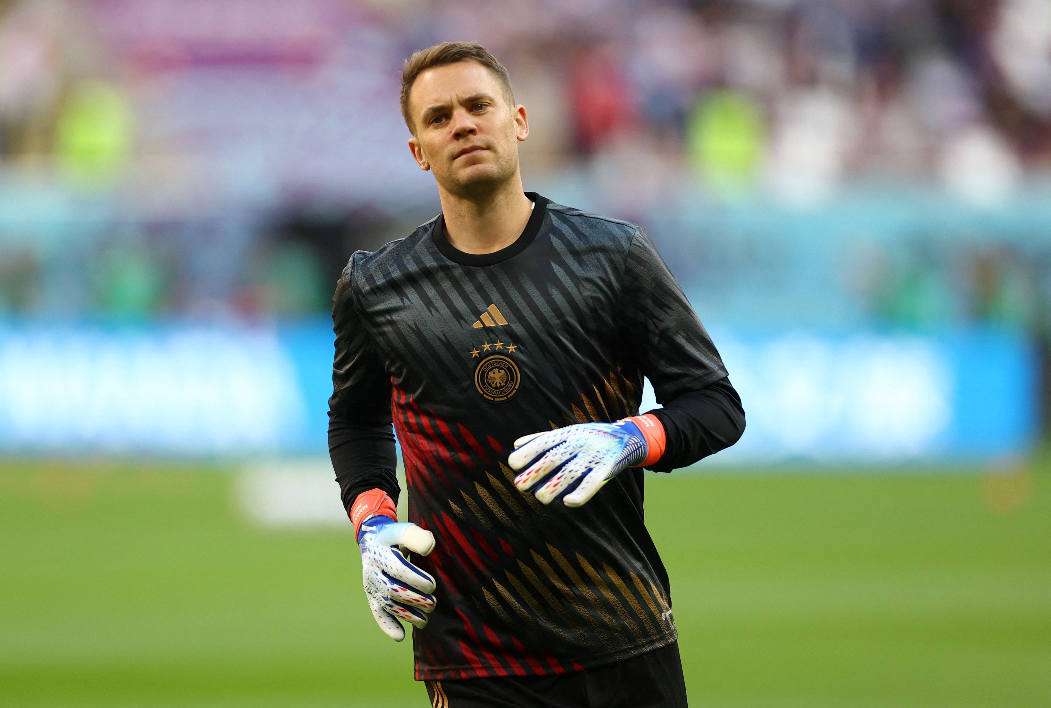 Manuel Neuer, durante los ejercicios previos al partido entre Alemania y Japón (REUTERS/Kai Pfaffenbach)