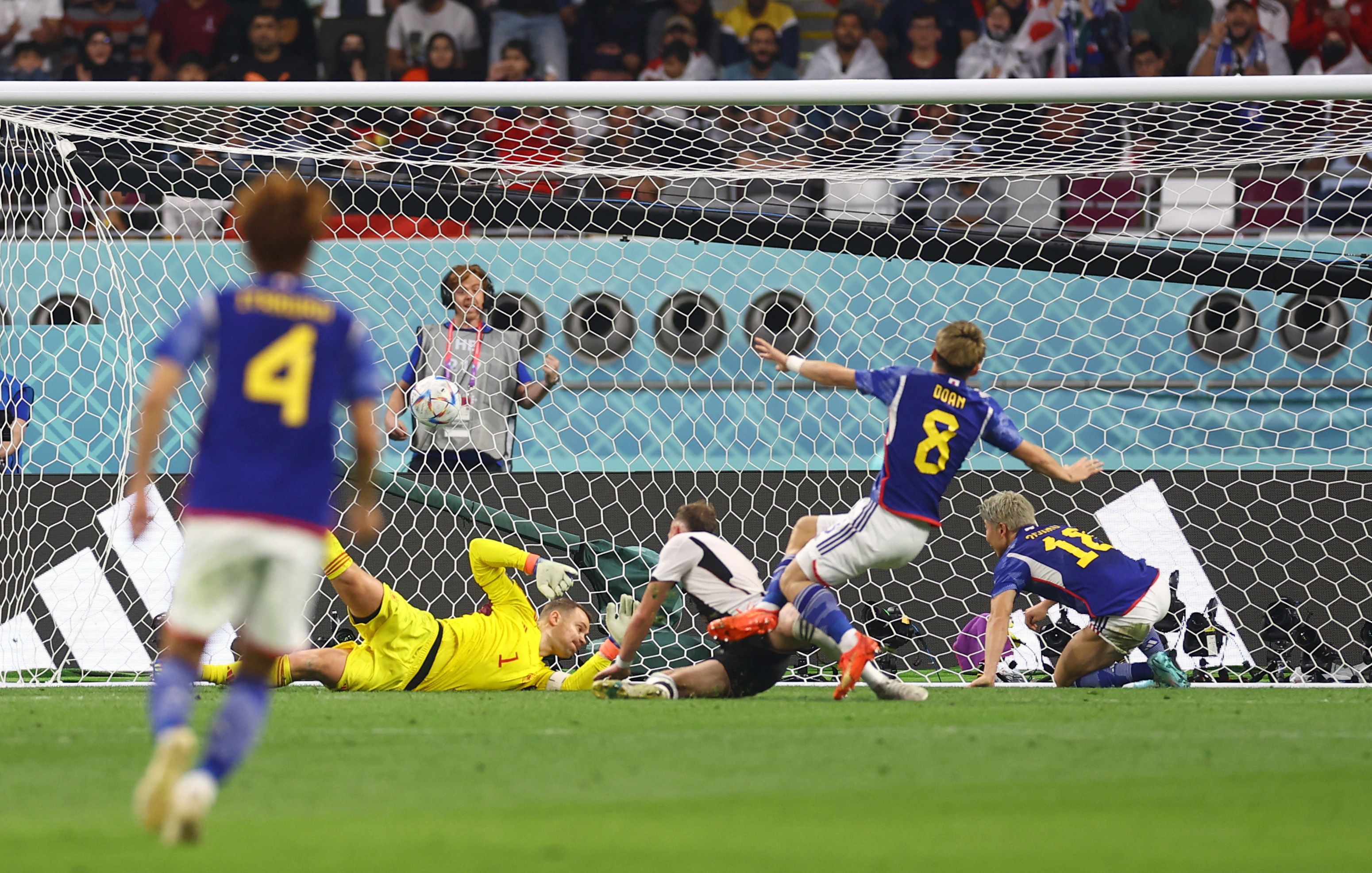 Ritsu Doan venció la resistencia de Neuer para firmar el 1-1 ante Alemania (REUTERS/Kai Pfaffenbach)