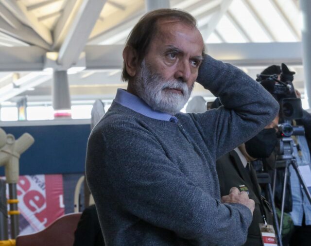 “Árbitro al servicio de la derecha”: Epigmenio Ibarra apoyó las críticas de Claudia Sheinbaum al INE