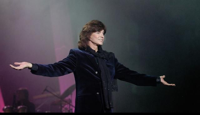 Camilo Blanes Cortés decidió llamarse Camilo Sesto porque se dio cuenta muy temprano de que era la sexta generación de Camilos en su familia.