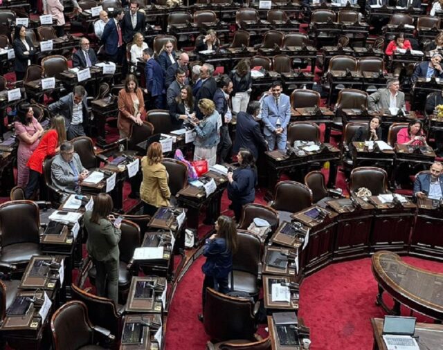 Escándalo en Diputados: entre gritos e insultos, JxC se retiró del recinto y se levantó la sesión para crear nuevas universidades