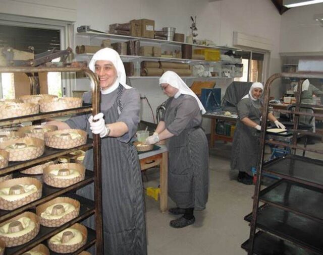Las monjas de clausura que se convirtieron en grandes reposteras y venden un pan dulce que es un clásico