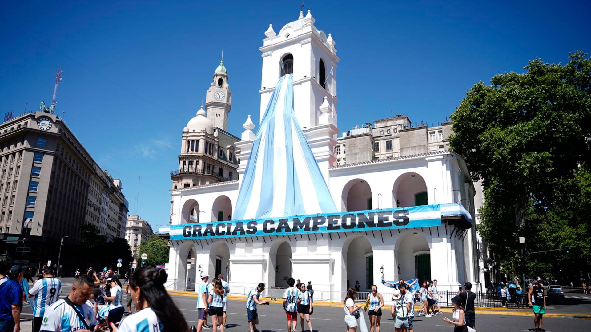 festejos-mundial-qatar-2022-argentina-campeon-casa-rosada plaza de mayo