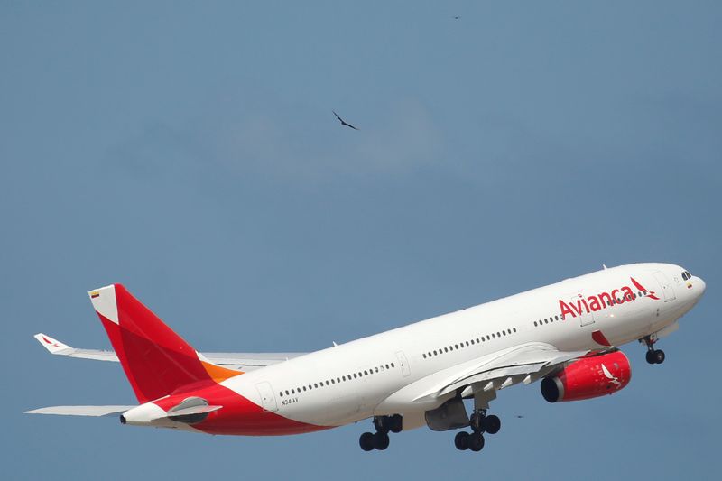 A pesar de que la aerolínea ya se ha recuperado de la crisis que supuso la emergencia sanitaria, los salarios de los pilotos se mantienen bajo el acuerdo firmado en 2020 (REUTERS)