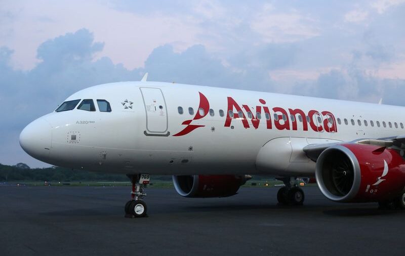 Pilotos de Avianca pidieron que les restablezcan sus salarios en mensaje al Ministerio de Trabajo