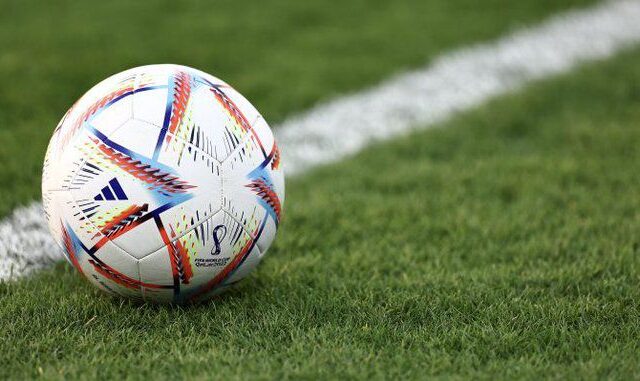 Por qué las pelotas del Mundial Qatar 2022 se cargan por USB