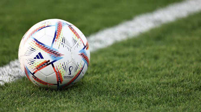 Por qué las pelotas del Mundial Qatar 2022 se cargan por USB