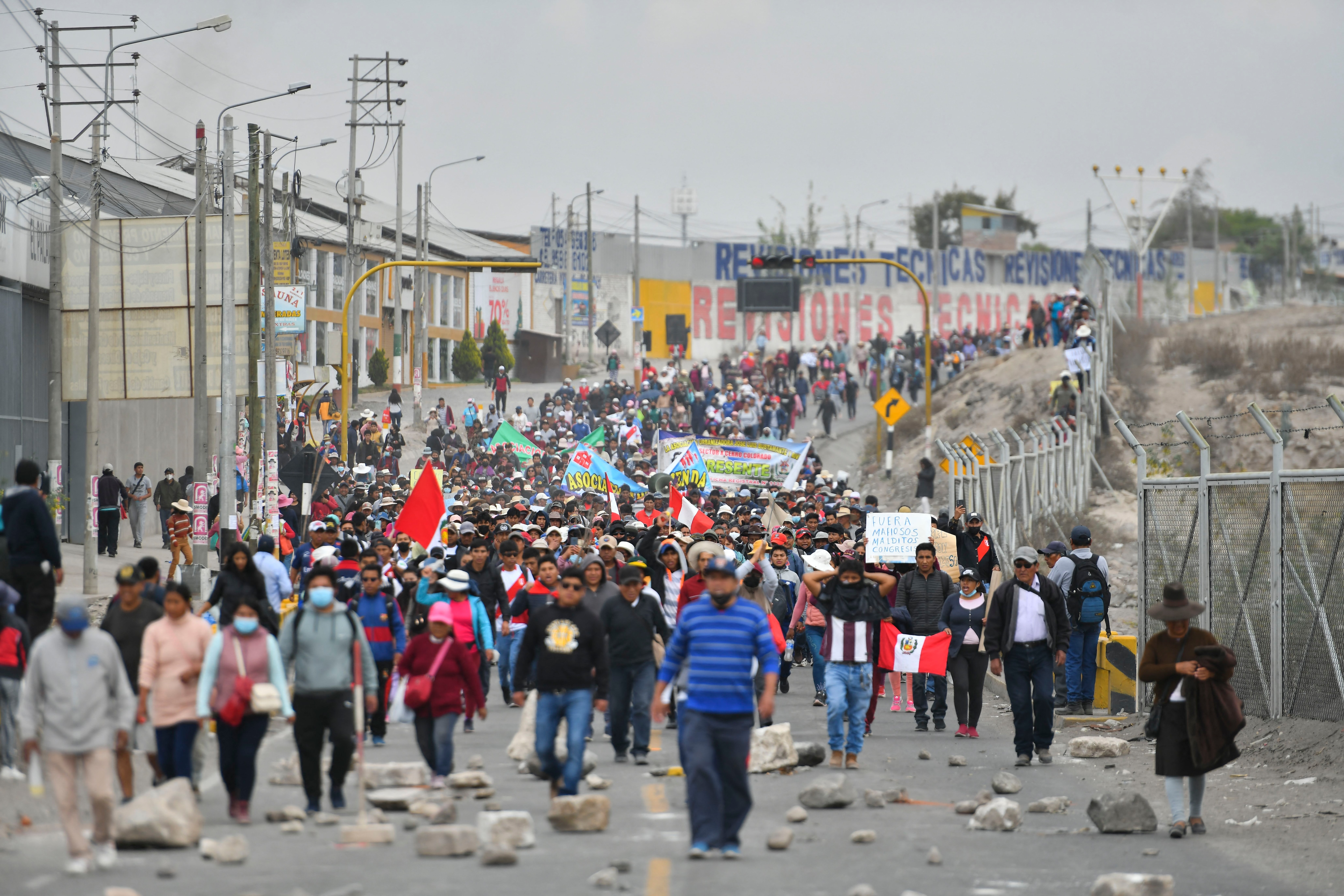 Protestas en Arequipa por toma de aeropuerto y bloqueo de carreteras