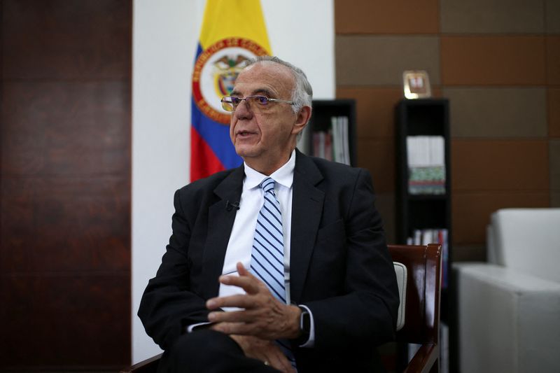 Foto de archivo. El ministro de Defensa de Colombia, Iván Velásquez. REUTERS/Luisa González