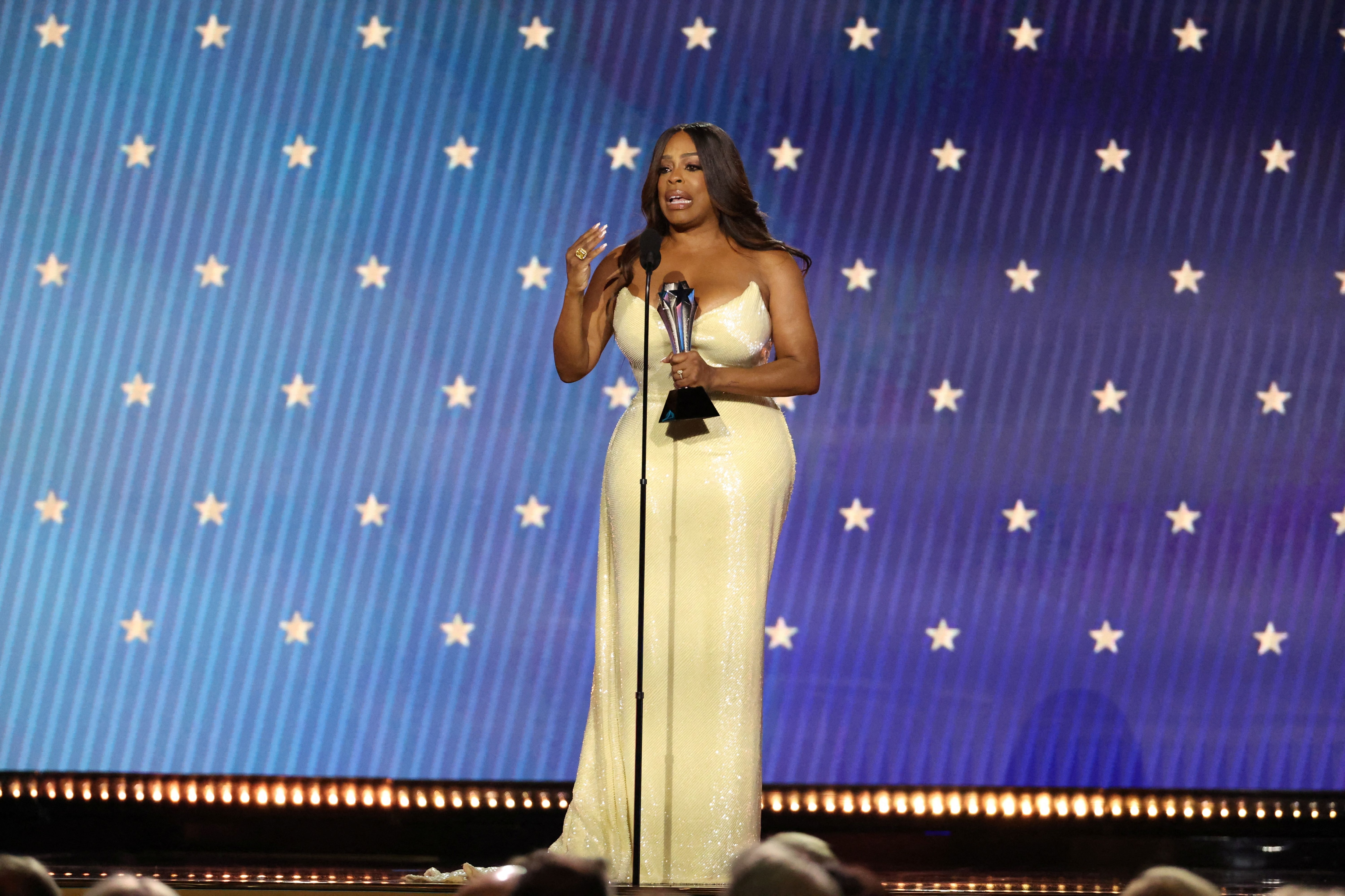 Niecy Nash-Betts ganó el galardón (REUTERS/Mario Anzuoni)