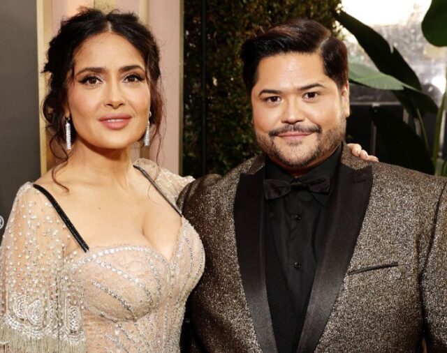 El impactante vestido de Salma Hayek en los Globos de Oro 2023