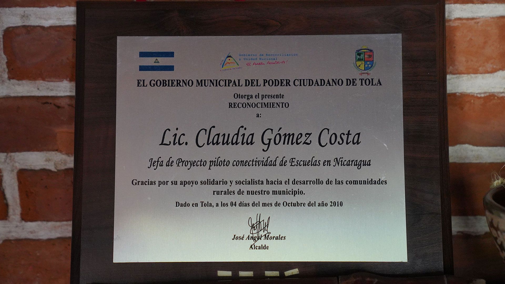 Fundación Bajo la Cruz