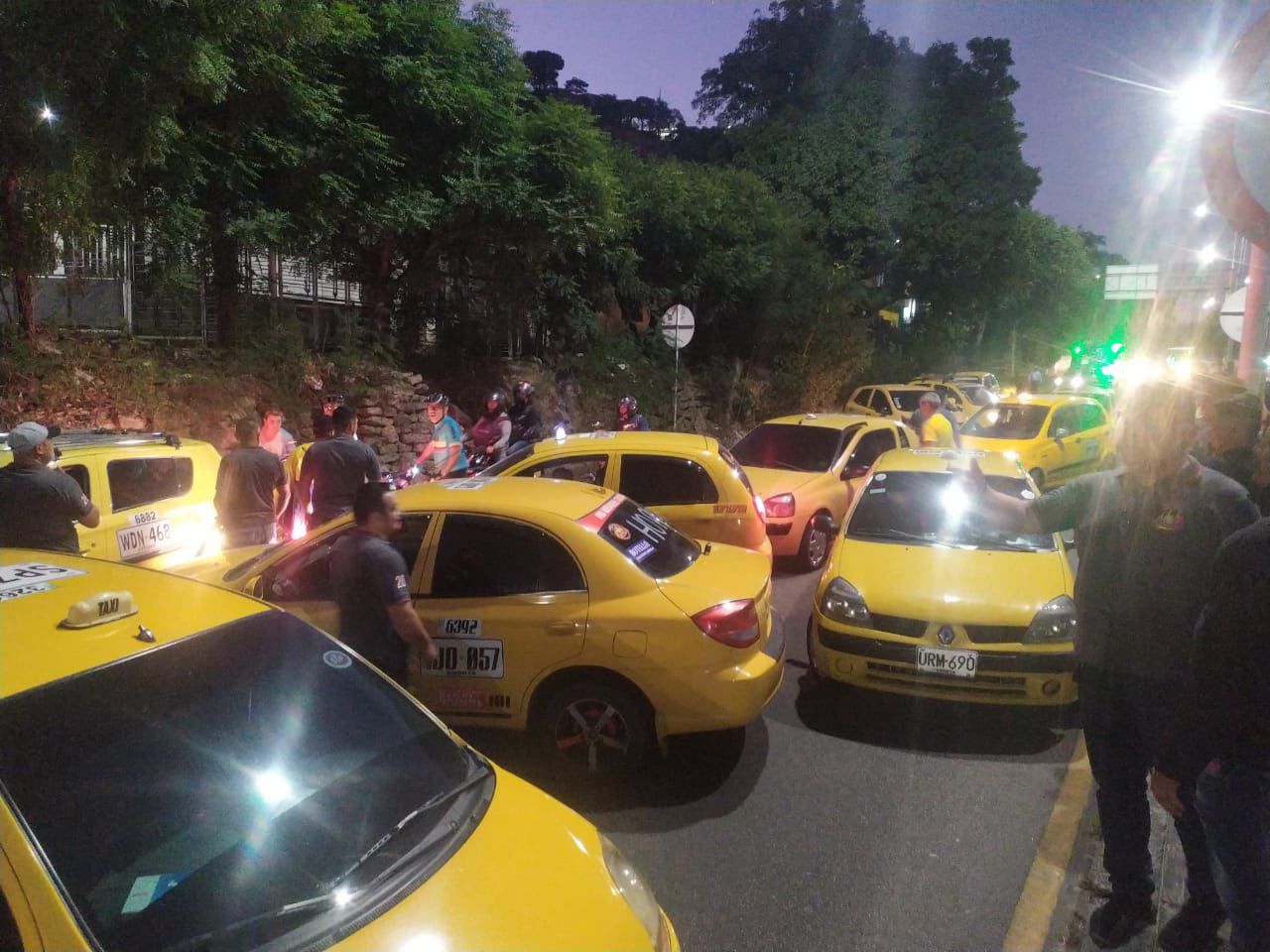 Taxistas en Cúcuta adelantan paro