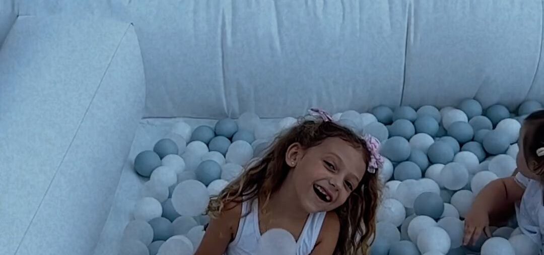 Evangelina Anderson celebró el primer cumpleaños de su hija Emma en Argentina: inflables, baile y unicornios