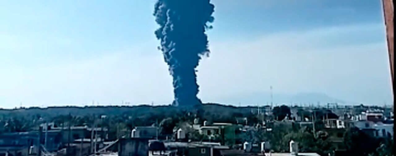 Se reportó una explosión en el Centro de Almacenamiento de Pemex en Ixhuatlán, Veracruz